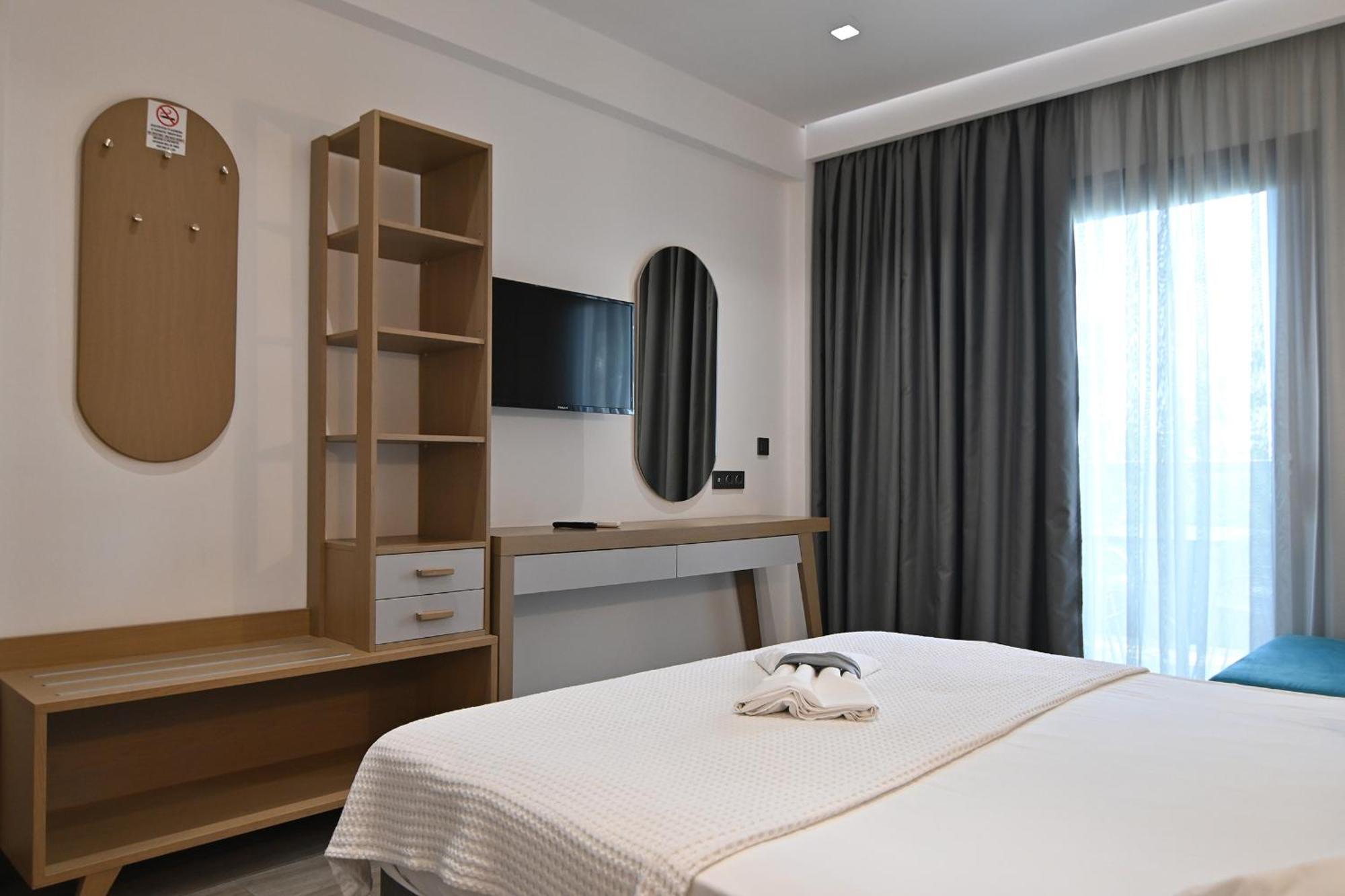 Amalia Rooms Sea View Nea Vrasna Bagian luar foto