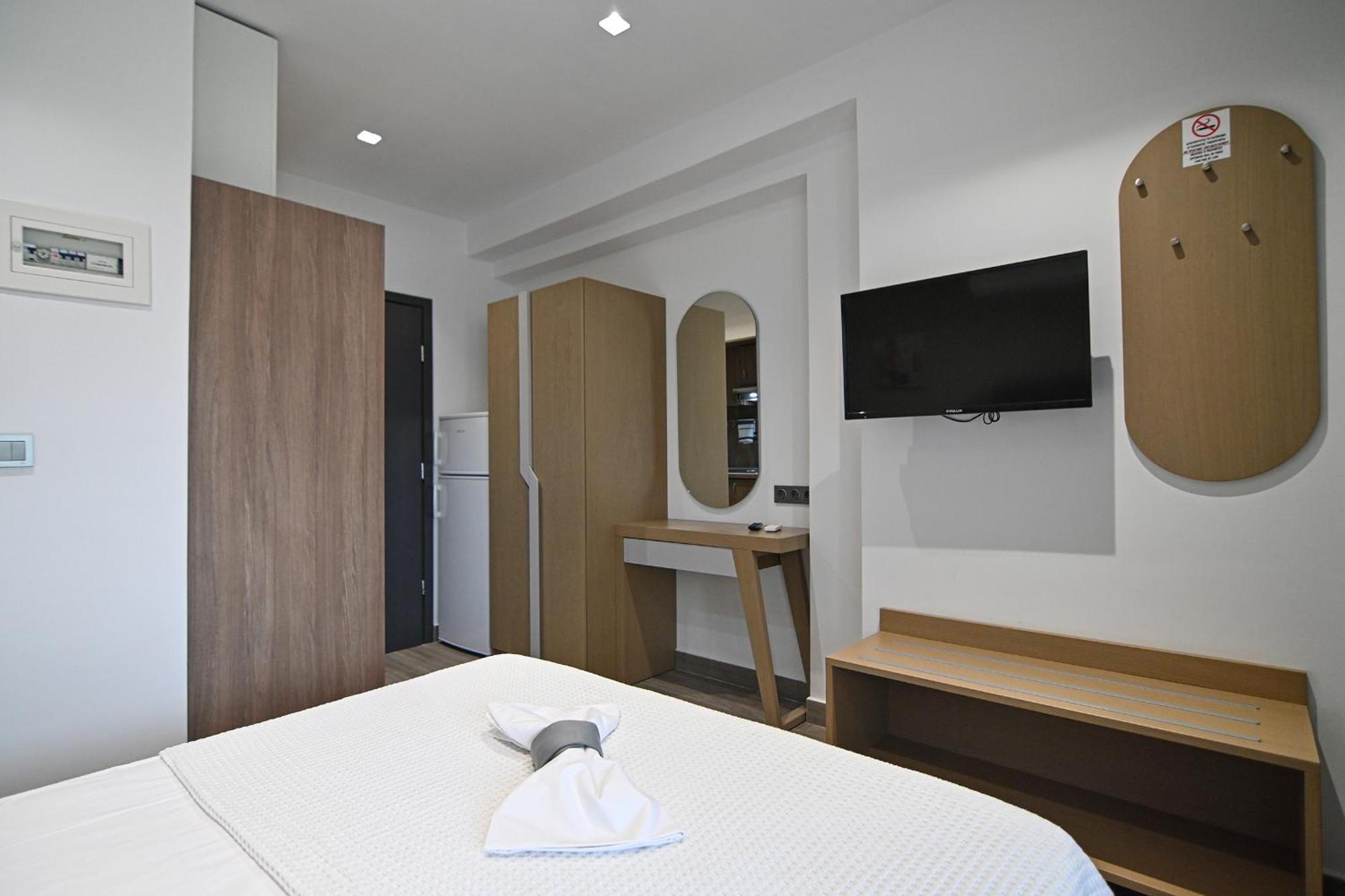 Amalia Rooms Sea View Nea Vrasna Bagian luar foto