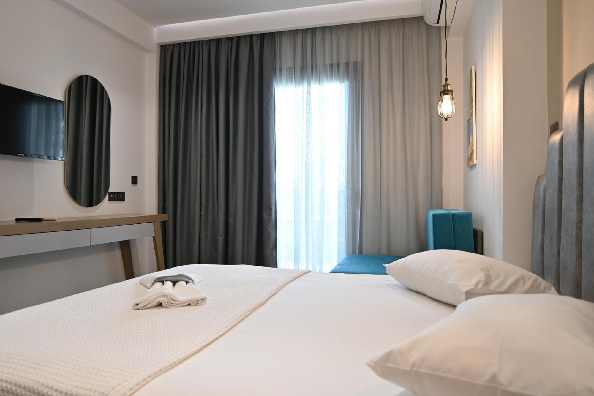 Amalia Rooms Sea View Nea Vrasna Bagian luar foto