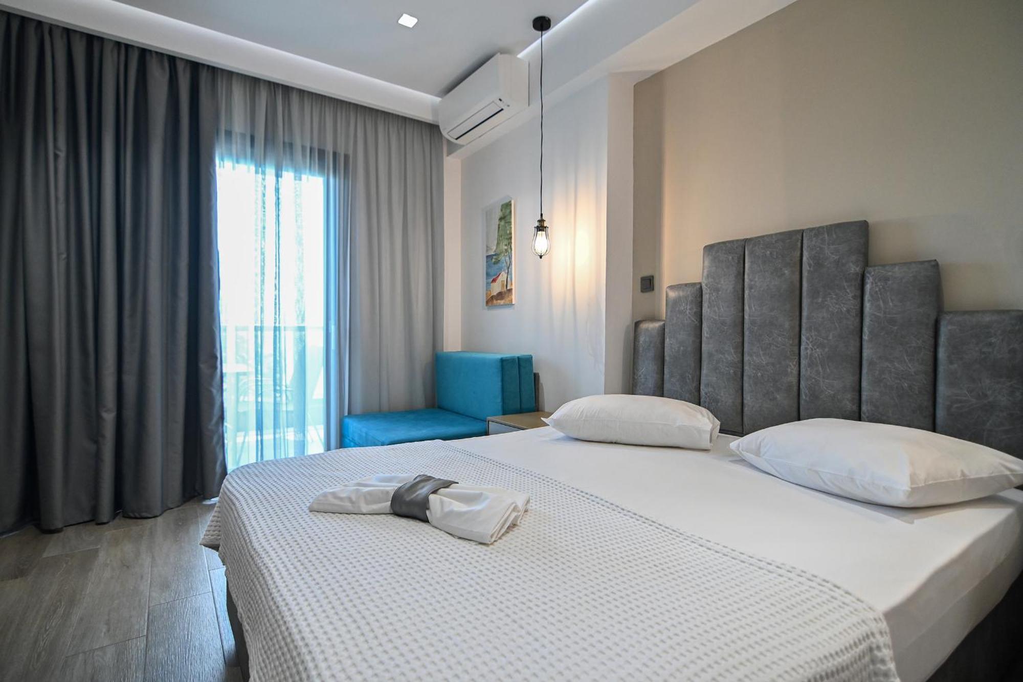 Amalia Rooms Sea View Nea Vrasna Bagian luar foto