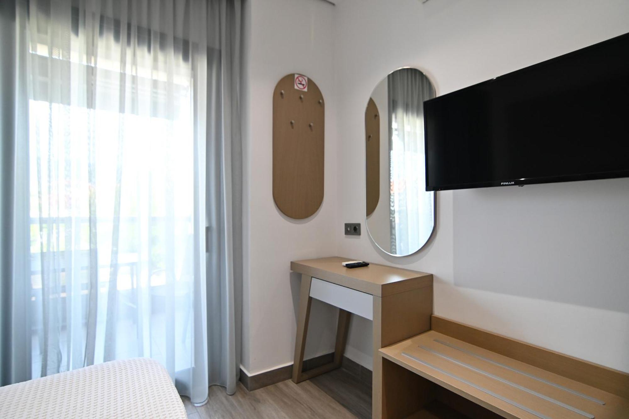 Amalia Rooms Sea View Nea Vrasna Bagian luar foto
