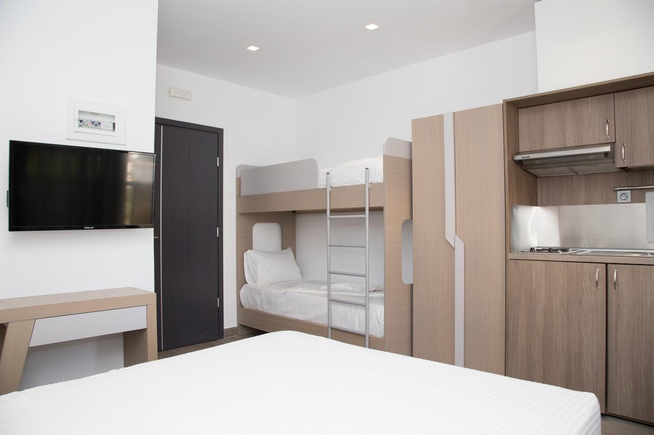 Amalia Rooms Sea View Nea Vrasna Bagian luar foto